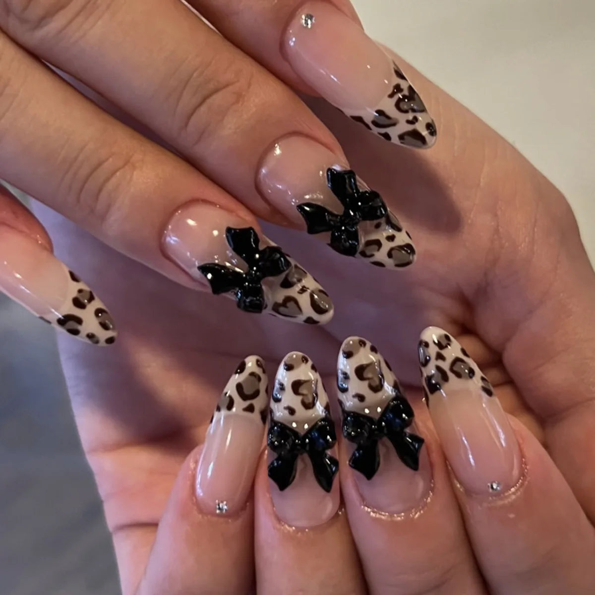 24Pcs Dark Press on Fake Nails with Black Glitter