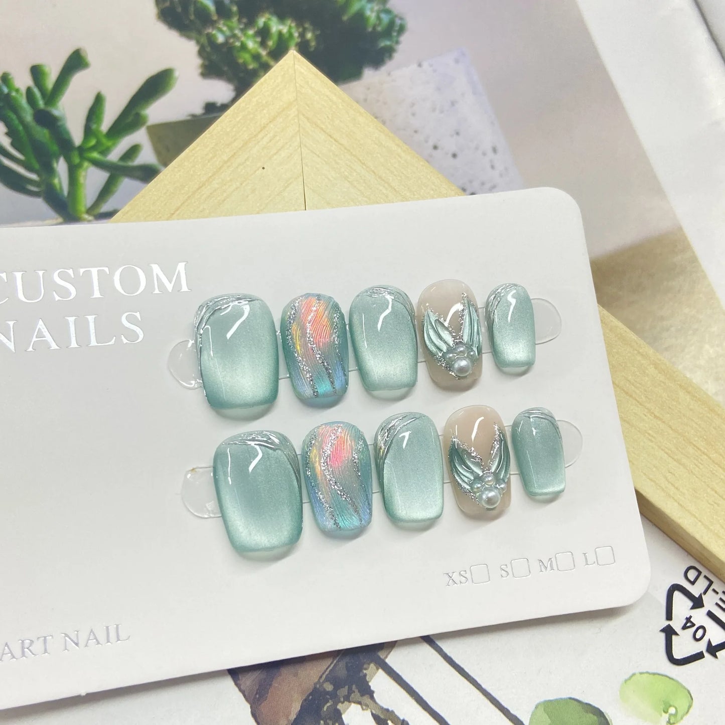10pcs/set Handmade Press-On Nails - Blue Glossy Fish & Bubbles Design Short Oval Fake Nails with Cat Eye Effect False Nails