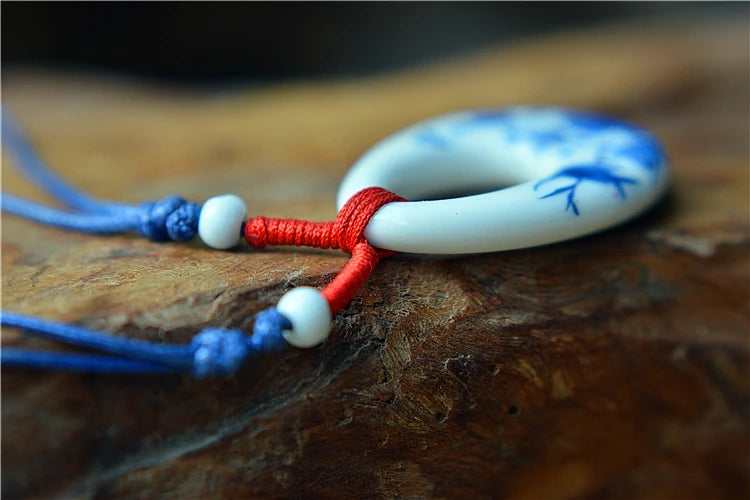 Women's Ceramic Fashion Necklace – Elegant Style