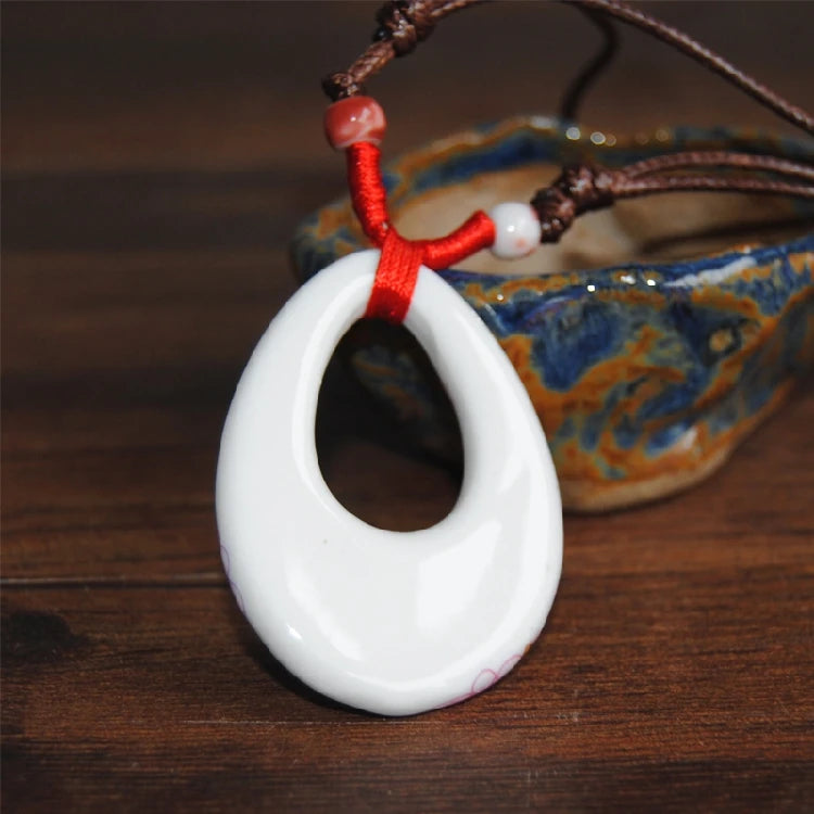 Women's Ceramic Fashion Necklace – Elegant Style