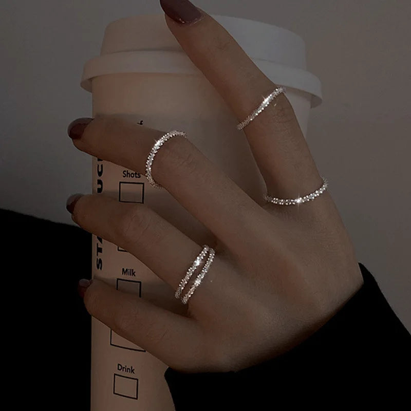New Trendy Two-color Black Heart Rings