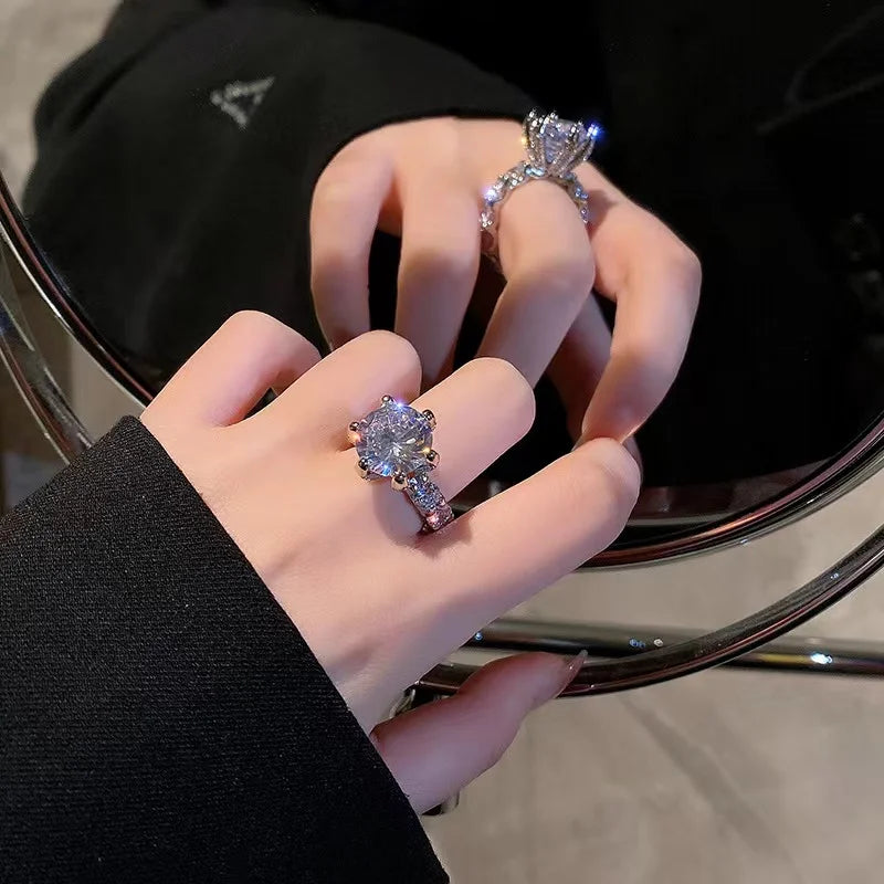 New Trendy Two-color Black Heart Rings