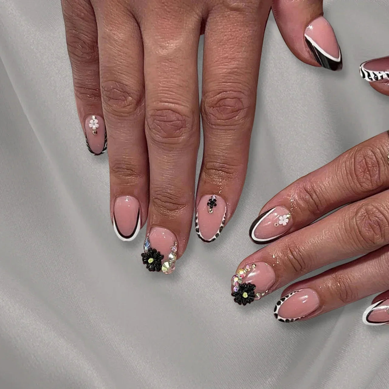 24pcs Press on Nails Short Almond Bowknot Black Press on Nails