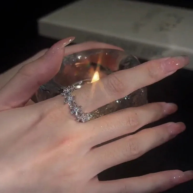 New Trendy Two-color Black Heart Rings
