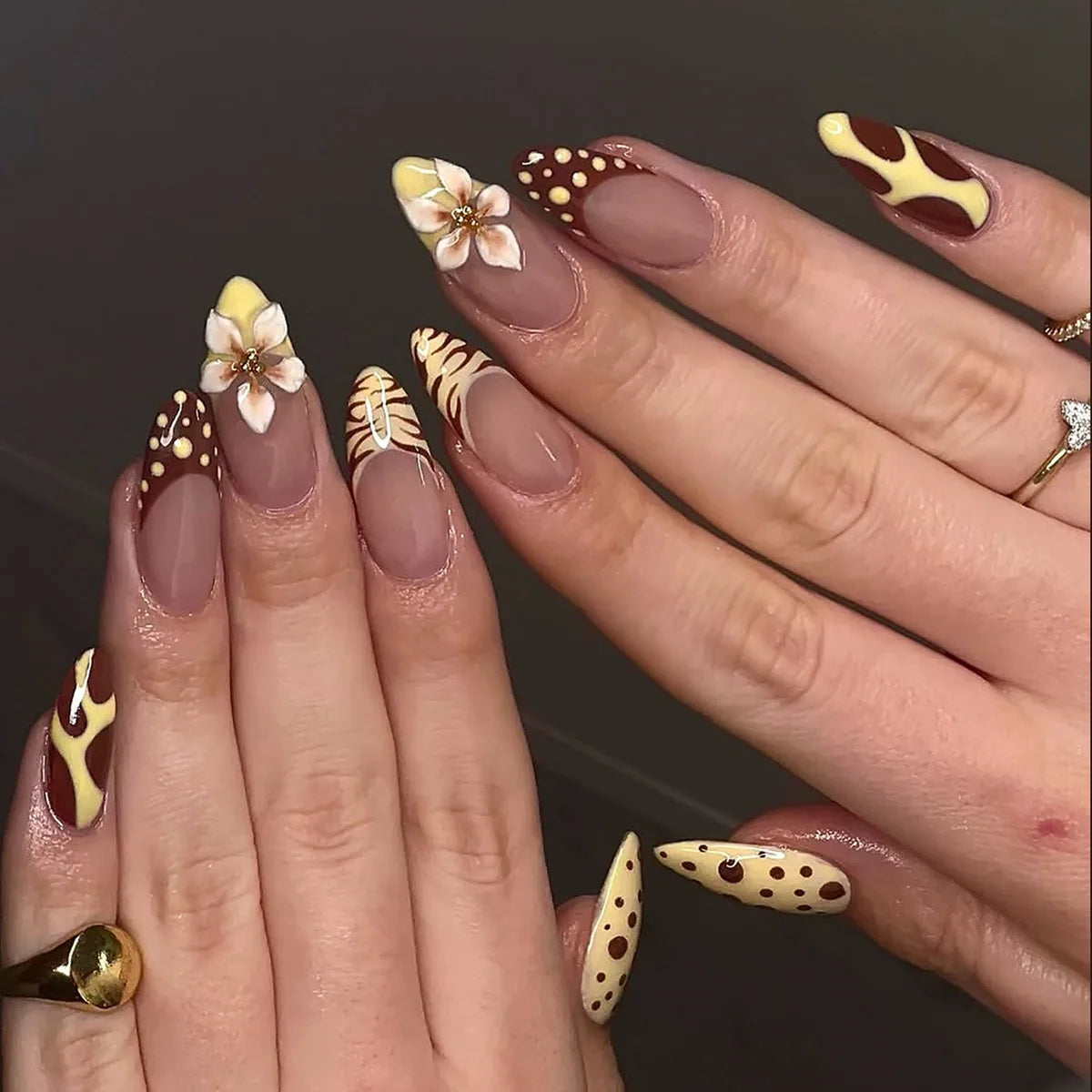24Pcs Dark Press on Fake Nails with Black Glitter