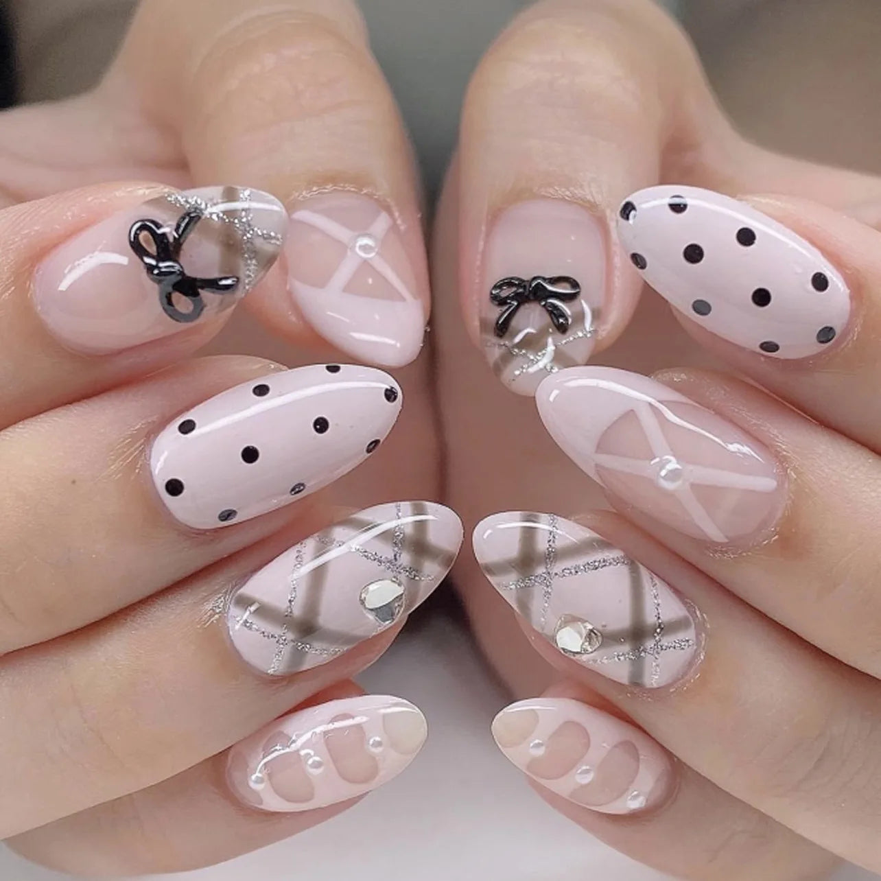 24Pcs Pink French Style Fake Nails 3D Bowknot