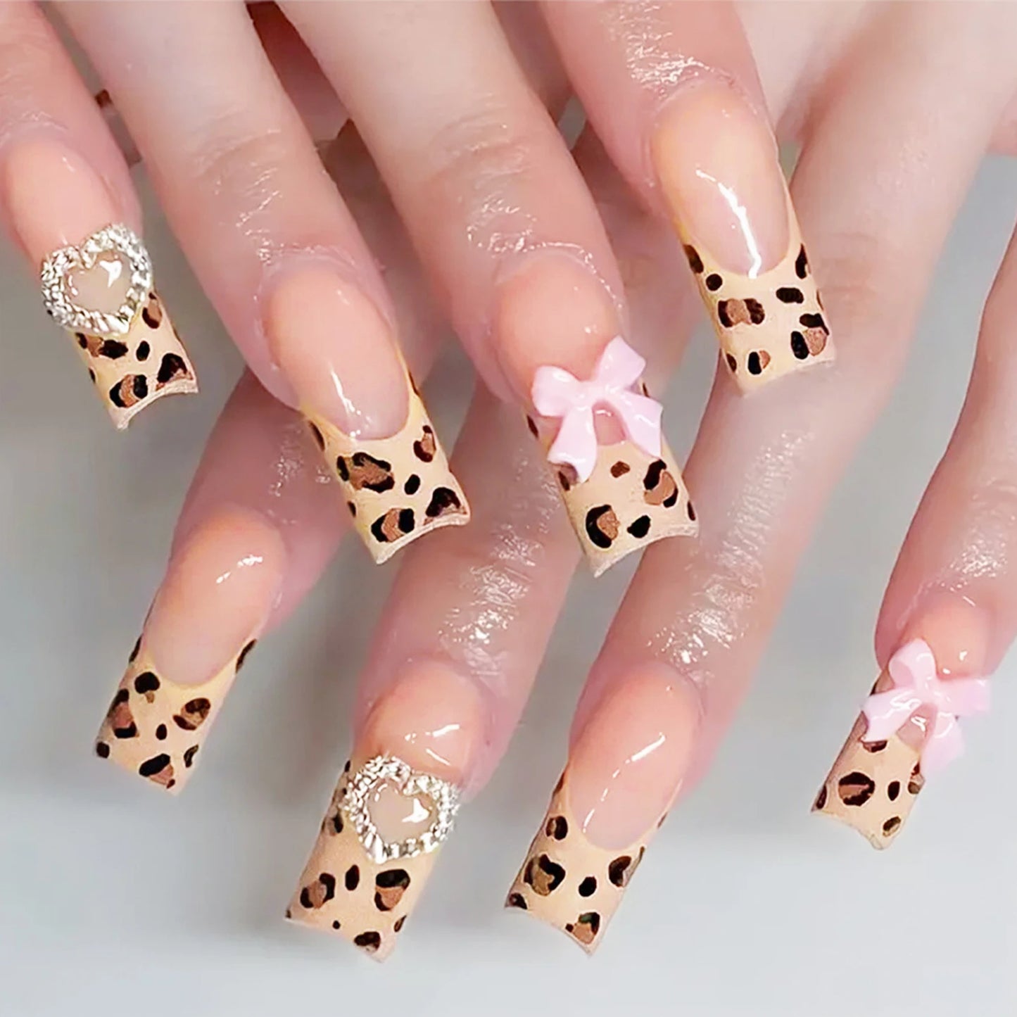 24Pcs Pink French Style Fake Nails 3D Bowknot