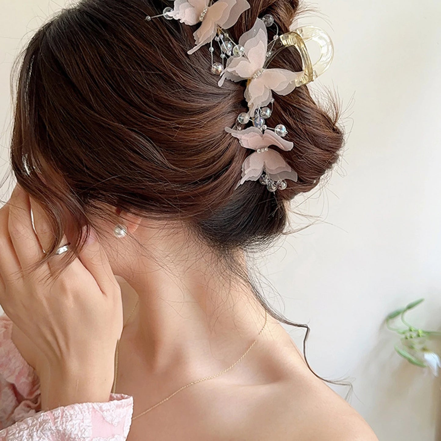 13cm Large Hair Claw For Women Elegant Butterfly Element Hair Gripper Exquisite Silk Flower Hair Clip Fashion Shark Hair Clips