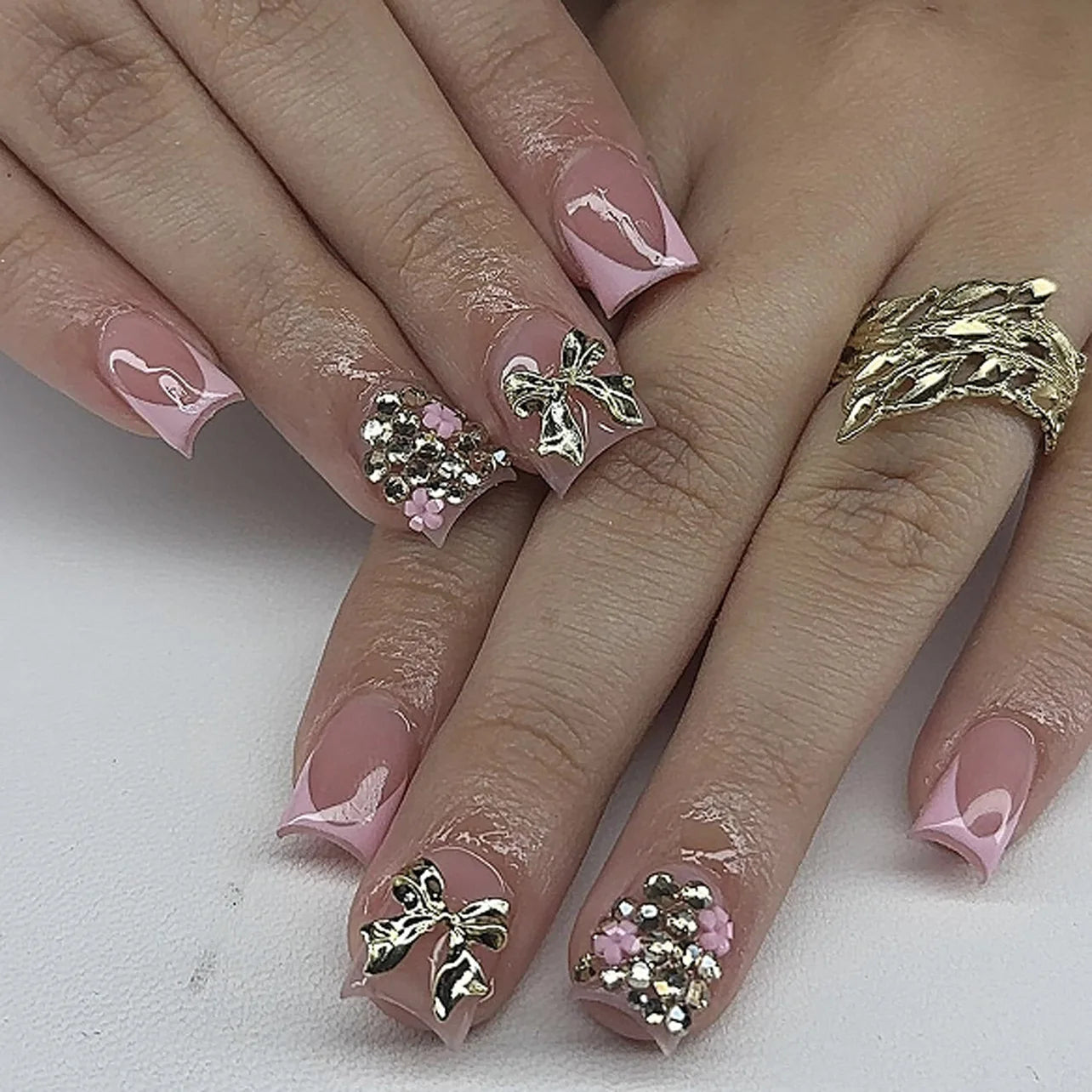 24Pcs Pink French Style Fake Nails 3D Bowknot